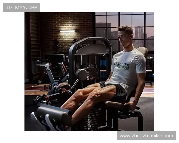 C罗发布“神秘动作照”引爆话题：他到底在暗示什么？